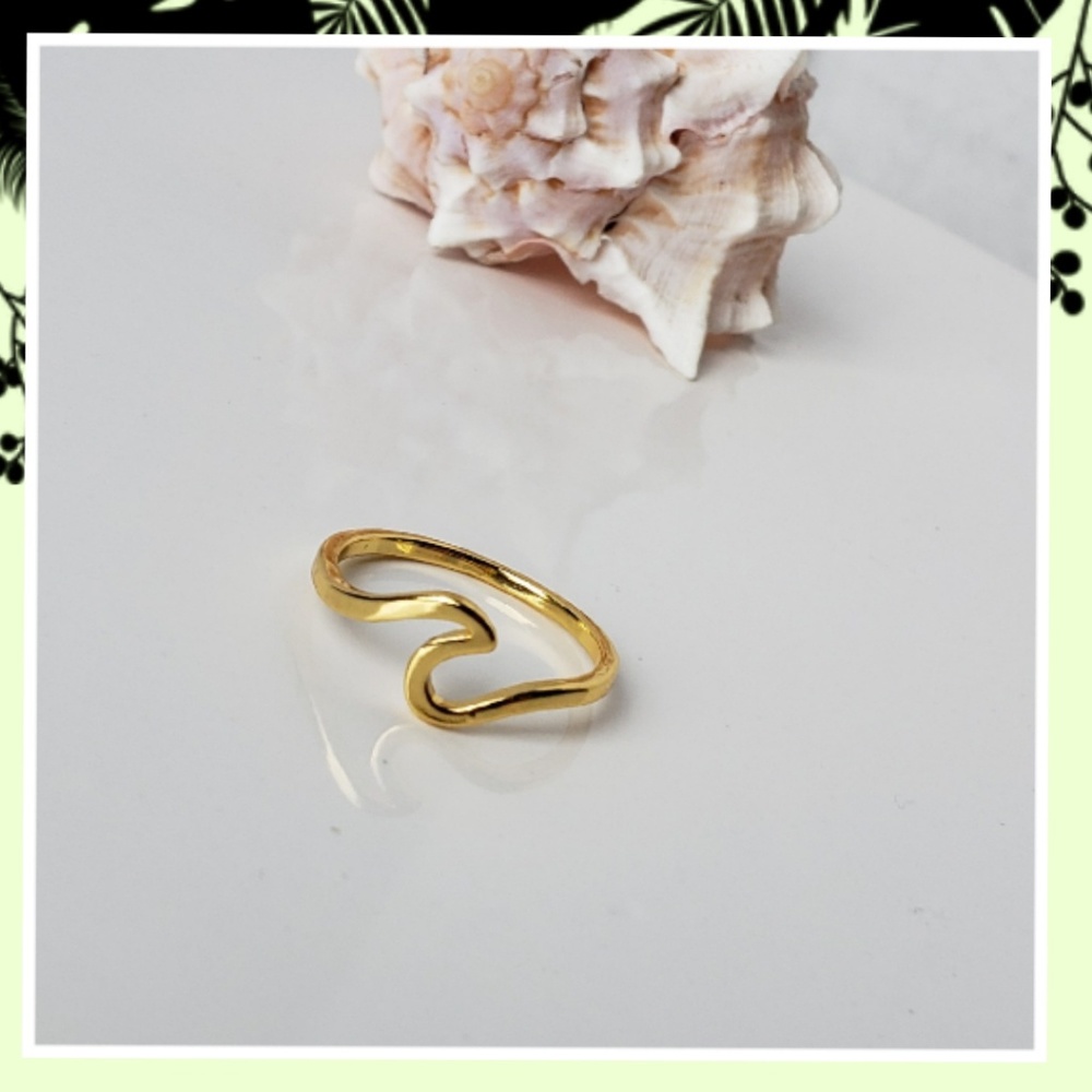 Gold tone wave ring